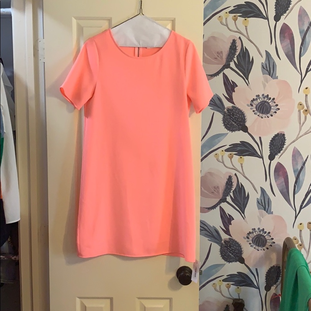 Short sleeve pink polyester dress